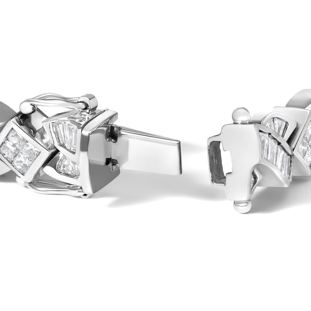 14K White Gold 8 1/5 Cttw Diamond Geometric Twisted Link Bracelet by Infinite Jewels
