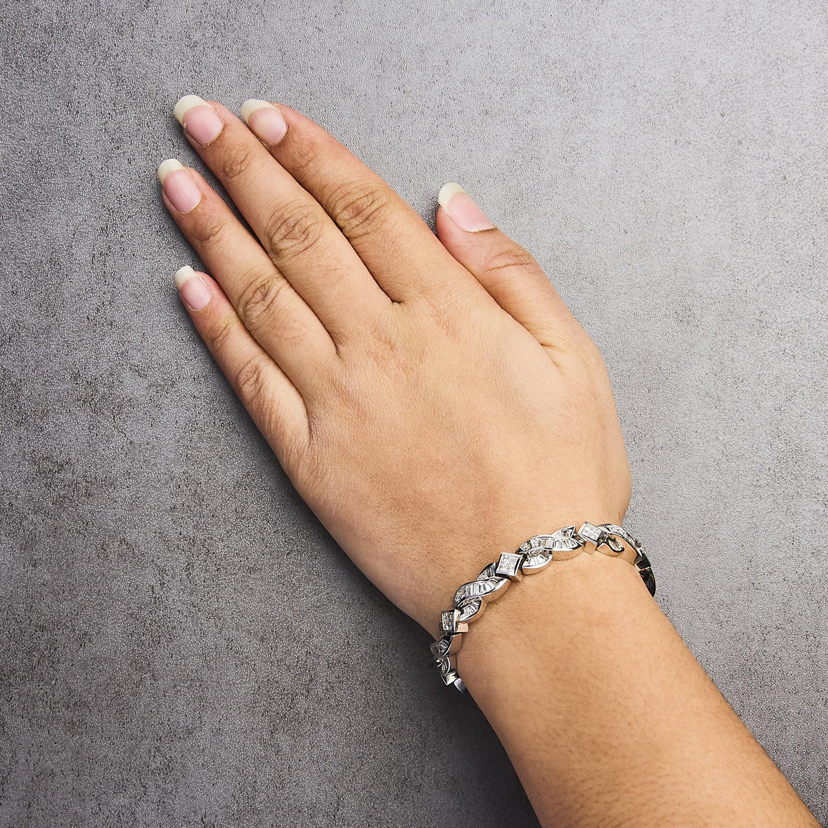 14K White Gold 8 1/5 Cttw Diamond Geometric Twisted Link Bracelet by Infinite Jewels