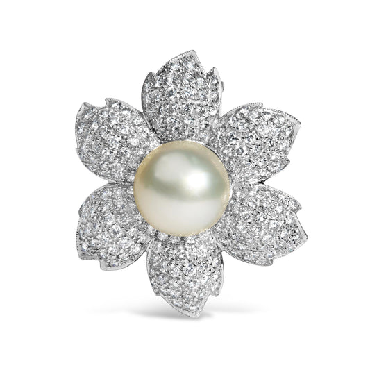 18K White Gold 2 3/4 Cttw Diamond and 12.5 MM Cultured Freshwater Pearl Floral Brooch Pin (G-H Color, VS1-VS2 Clarity) by Infinite Jewels